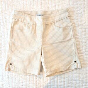 Liz Claiborne Amber Womens Pull On Stretch Tan/White Pin Stripe Shorts Sz 6
